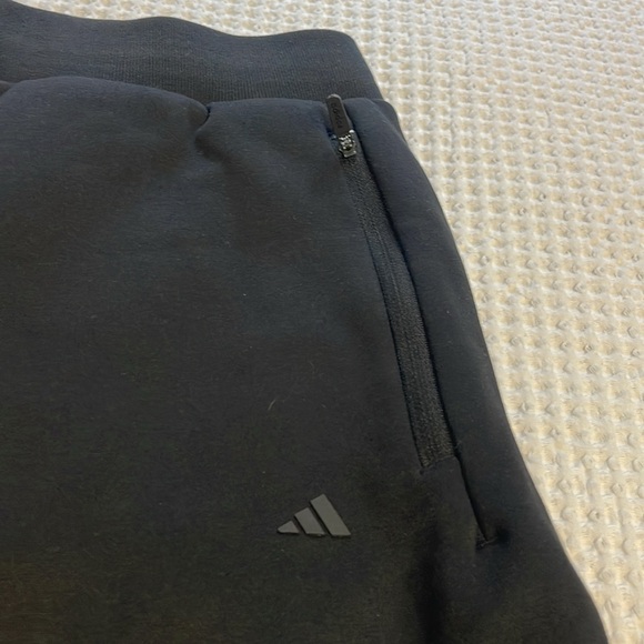 Men’s adidas basketball shorts with pockets - Picture 2 of 3